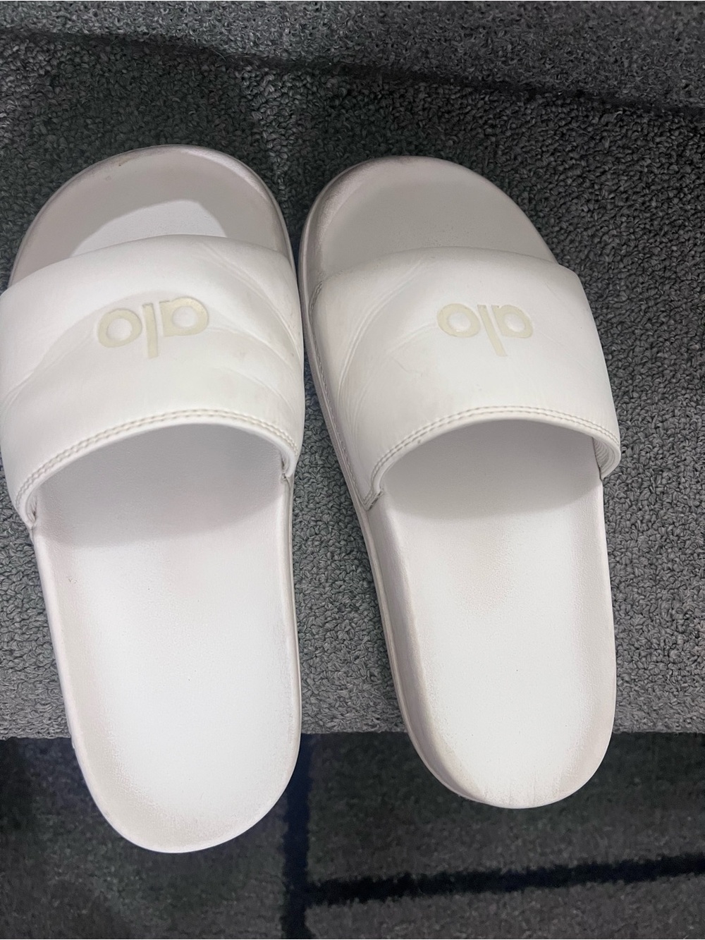 ALO Yoga White slide sandals
